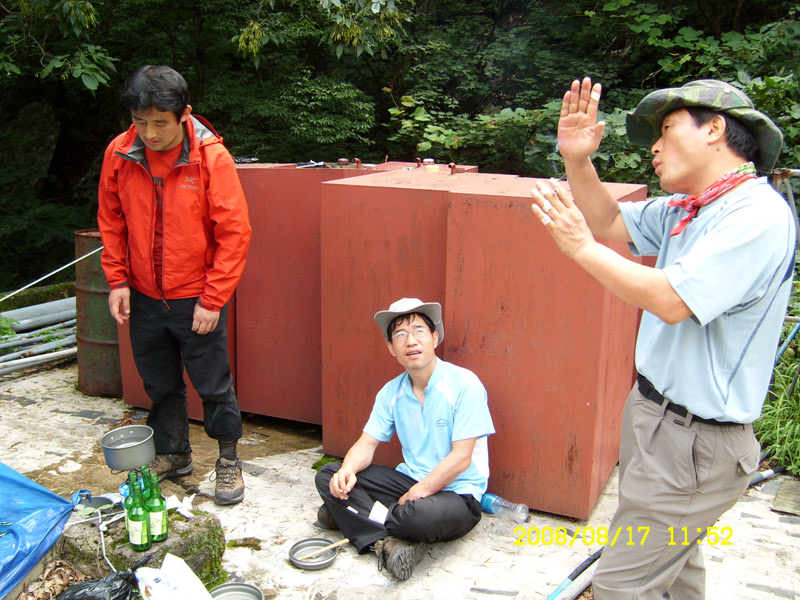 SL730516.jpg SL730516.jpg